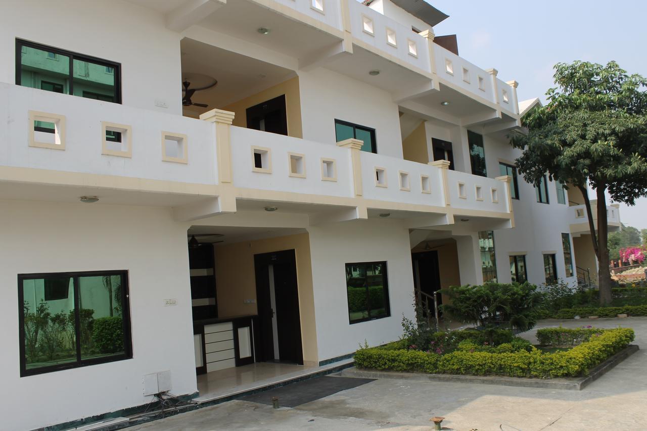 Kitchen Hut Hotel Nepalgunj Exterior foto